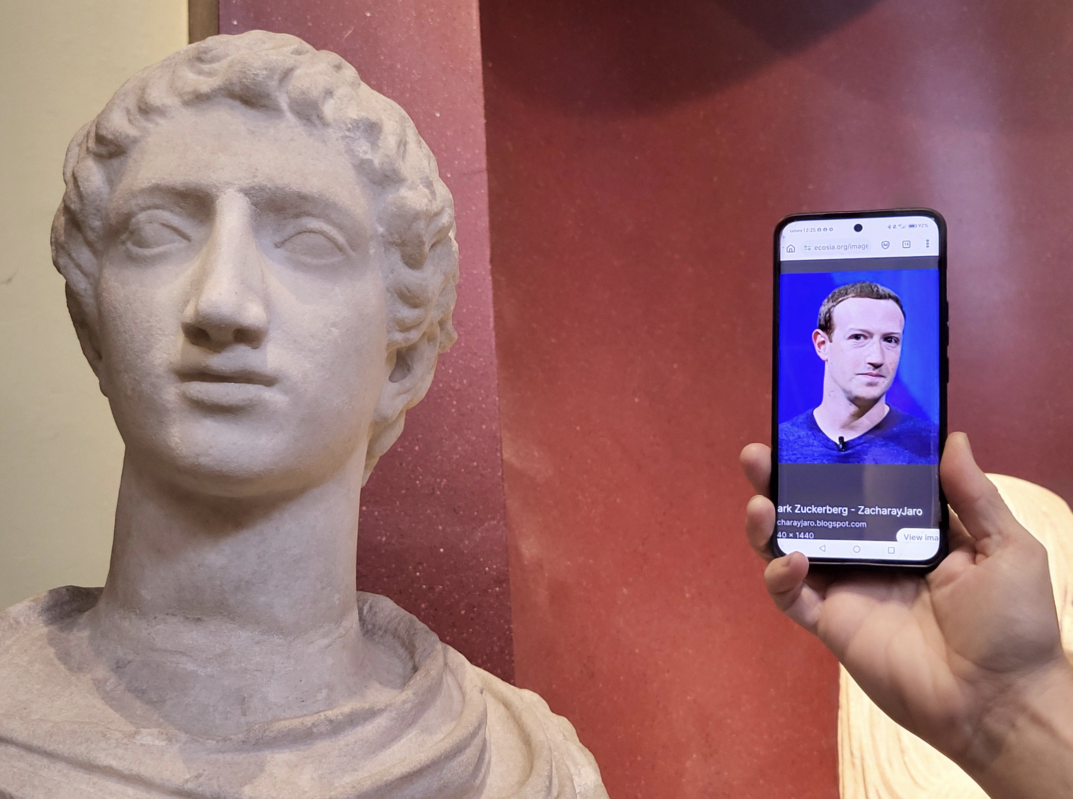 bust - ark ZuckerbergZacharay.Jaro